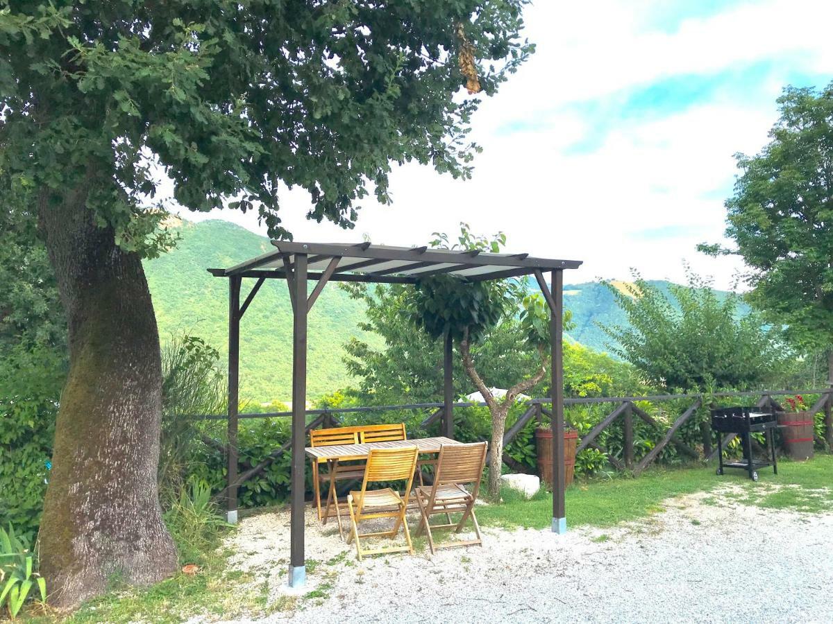 Casetta In Pietra Acqualagna Exterior photo